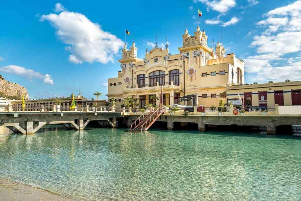 Casa Viola Elegante E Sul Mare Di Mondello Apartamento Palermo Exterior foto